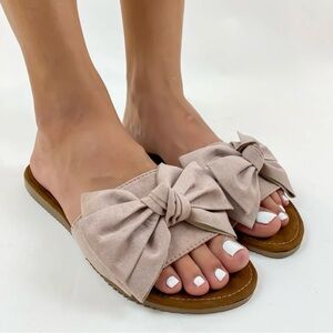 Brand new Pink Bow Accent Slip-On Flat Sandals Fabric Comfort Casual Women 7.5